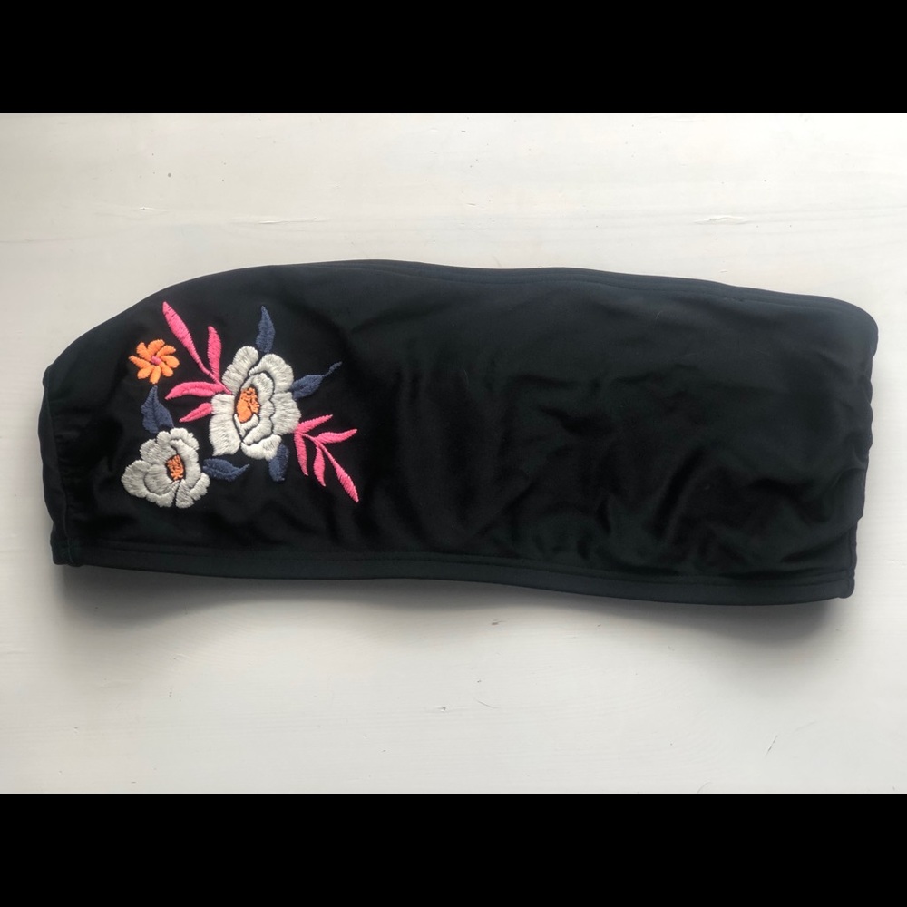 ONLY Strapless Blsck Bathing Suit Top